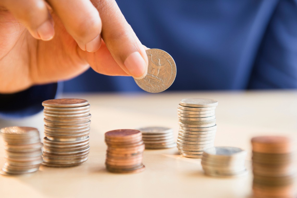 Paycheck to paycheck survey 2017